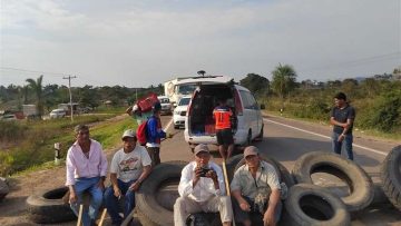 bloqueo-en-guarayos-donde-piden-la-titulacin-de-sus-tierrasfot_1242113118_760x520