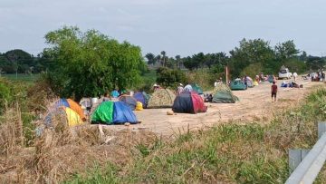 bloqueo-santa-cruz-campesinos-afines-al-mas-gobierno-_1319924040_760x520