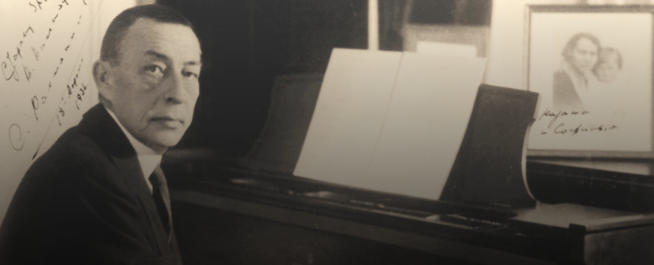 Serguéi Rajmáninov con su piano