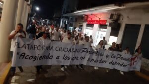 15.05.2023 Marcha Vida y Familia Scz en calles 1