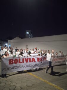 15.05.2023 Marcha Vida y Familia Scz pancarta Bolivia es provida