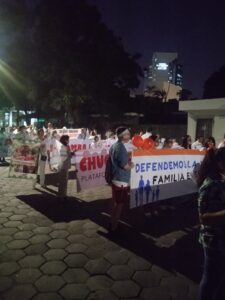 15.05.2023 Marcha Vida y Familia Scz pancarta Chuquisaca es provida