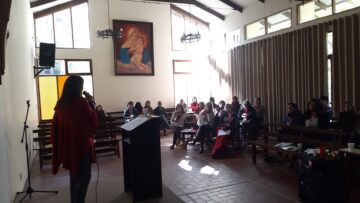 Charla “Importancia de la familia”, por la lic. Mariana Kappelmayer, en el II Encuentro por la Vida organizado por el CAM Bolivia en La Paz. Público.