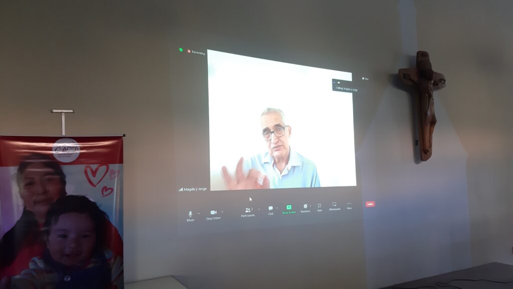 Presentación del CAM, por el Dr. Jorge Serrano Limón, en el II Encuentro por la Vida organizado por el CAM Bolivia en La Paz. Jorge Serrano en teleconferencia vía Zoom.