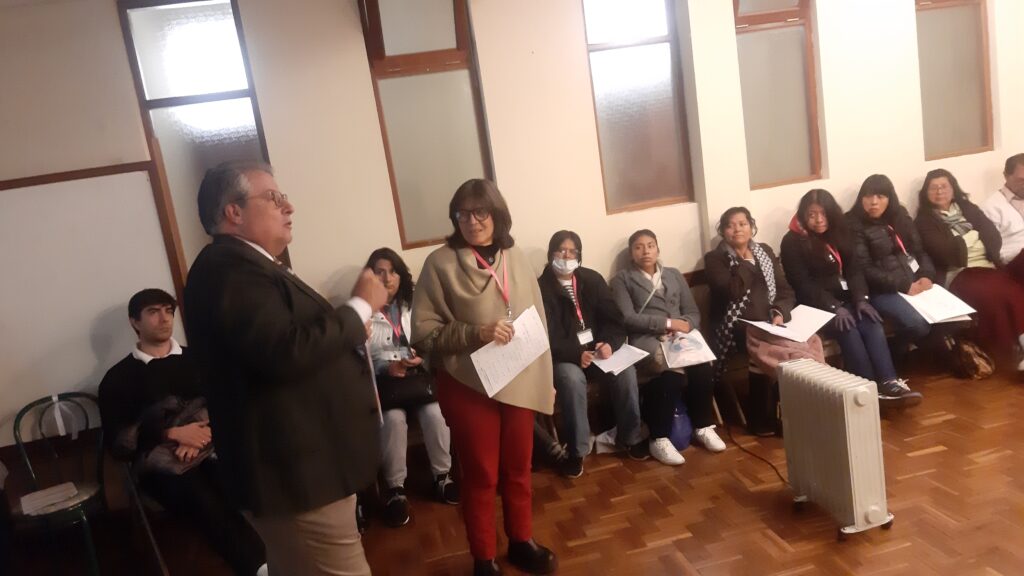 Charla "Marcha por la vida: acciones a favor de la vida y la familia", por la lic. María Puchulú, en el II Encuentro por la Vida organizado por el CAM Bolivia en La Paz. Intervención del sr. Diego Cisneros, parte 4.