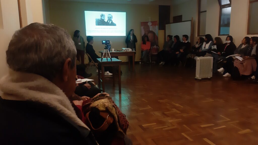 Charla "CAM Móvil en Argentina", por la lic. Celia Remersaro, en el II Encuentro por la Vida organizado por el CAM Bolivia en La Paz. El salvador de niños judíos.