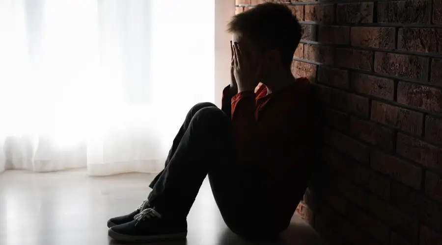 Niño triste