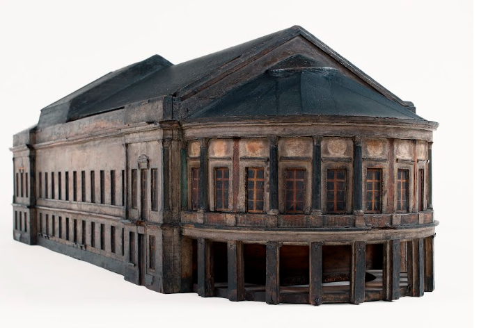 Modelo a escala de la Casa de Ópera Bourla (vista semifrontal).
