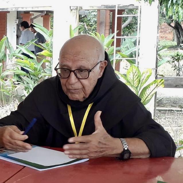 P. Pascual Barrio Fernández sentado
