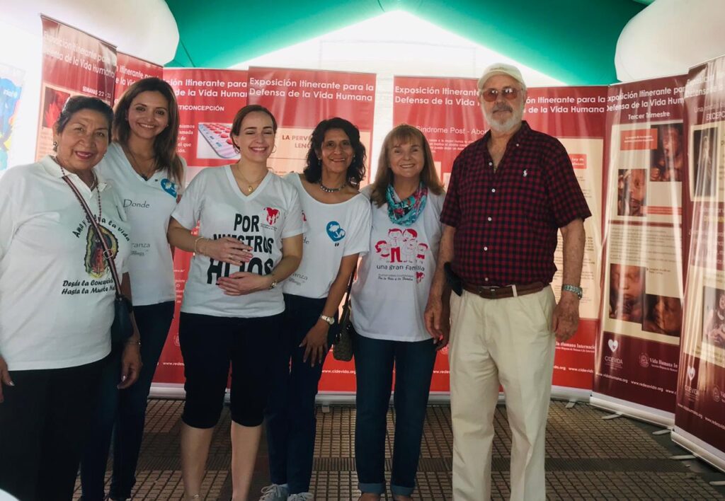 Voluntarios provida en Santa Cruz, Bolivia