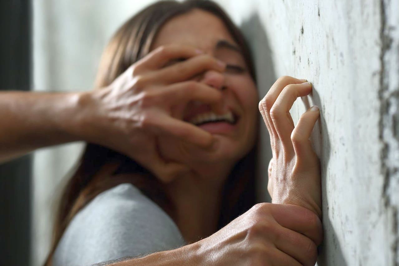 violación a mujer