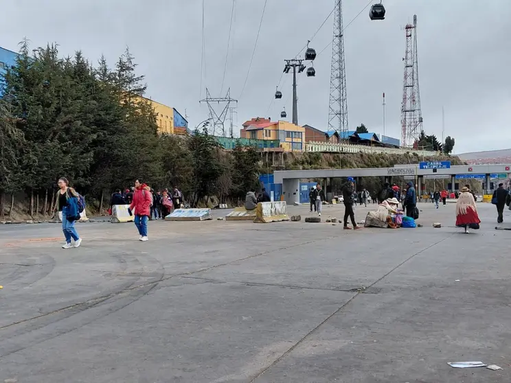 La estación de peaje de Vías Bolivia al ingreso de la Autopista La Paz - El Alto. Foto: Vías Bolivia.