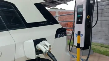Punto de carga eléctrico, Santa Cruz (Foto: archivo ERBOL)