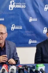 Raúl Velásquez (izq.) y René Martínez de la Fundación Jubileo Foto: ERBOL