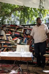 El escritor haitiano-canadiense Thélyson Orélien ha sido acusado de haber utilizado inteligencia artificial para escribir su novela «C’était ça ou mourir». Afp Or Licensors