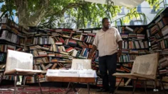 El escritor haitiano-canadiense Thélyson Orélien ha sido acusado de haber utilizado inteligencia artificial para escribir su novela «C’était ça ou mourir». Afp Or Licensors